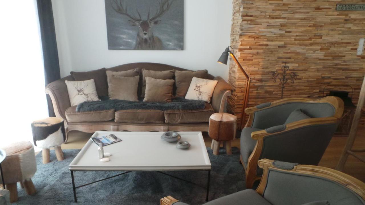 אוש Spacious And Stylish Flat At The Foot Of The Mont-Blanc Ideal For Ski In Ski Out מראה חיצוני תמונה