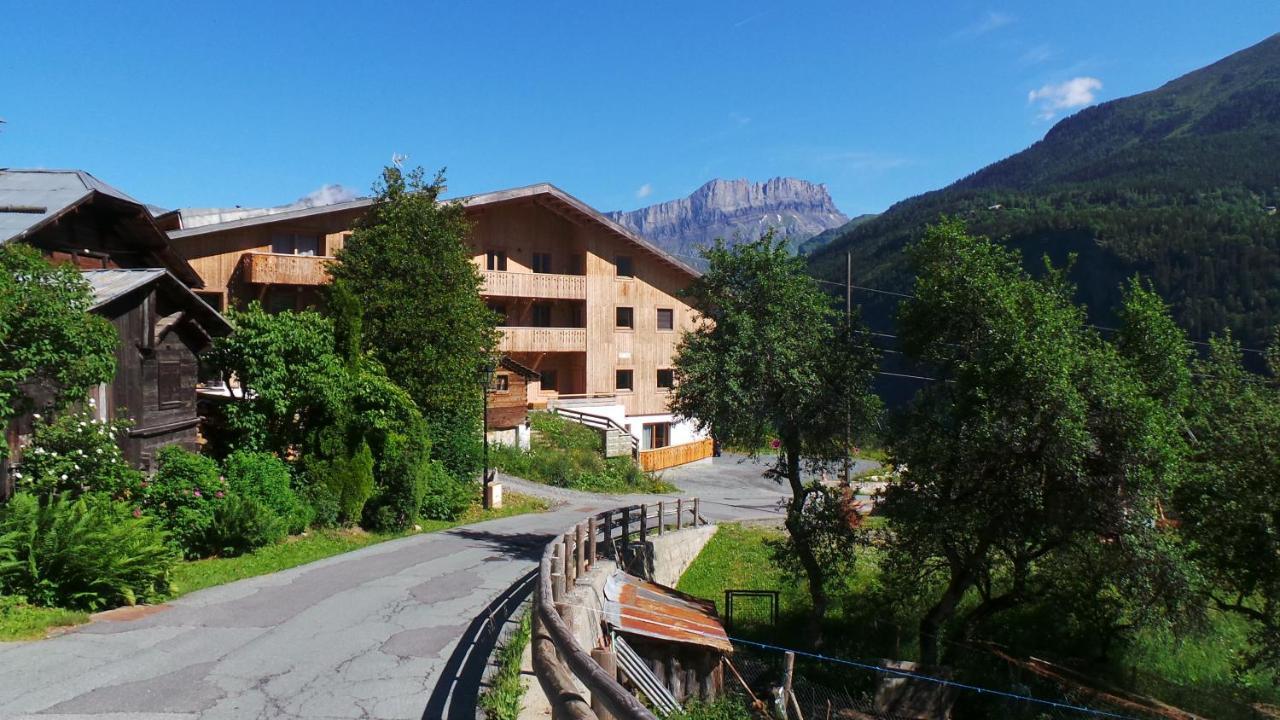 אוש Spacious And Stylish Flat At The Foot Of The Mont-Blanc Ideal For Ski In Ski Out מראה חיצוני תמונה